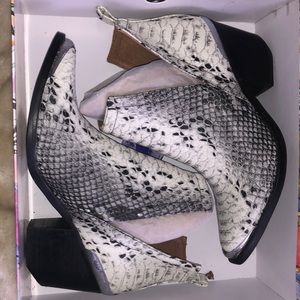 NWB Jeffrey Campbell Cromwell Booties